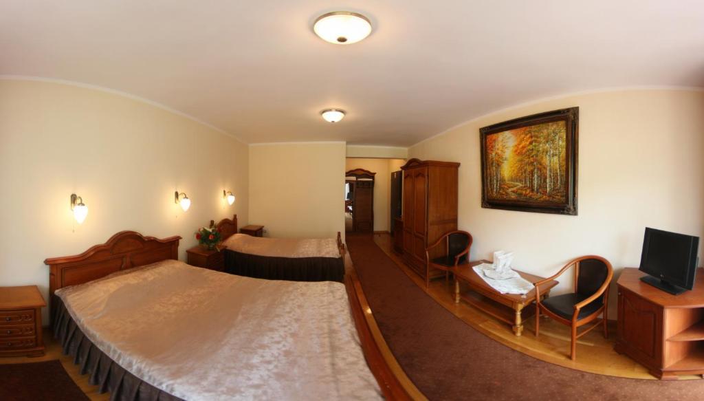 Pension Curmatura Stezii Rasinari Quarto foto