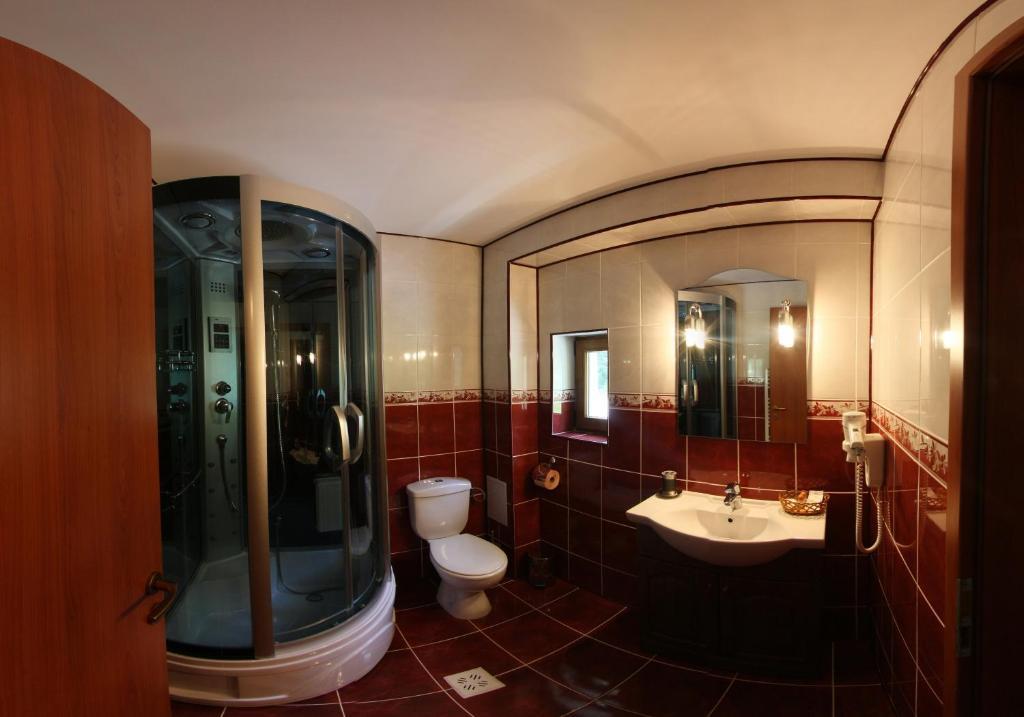Pension Curmatura Stezii Rasinari Quarto foto