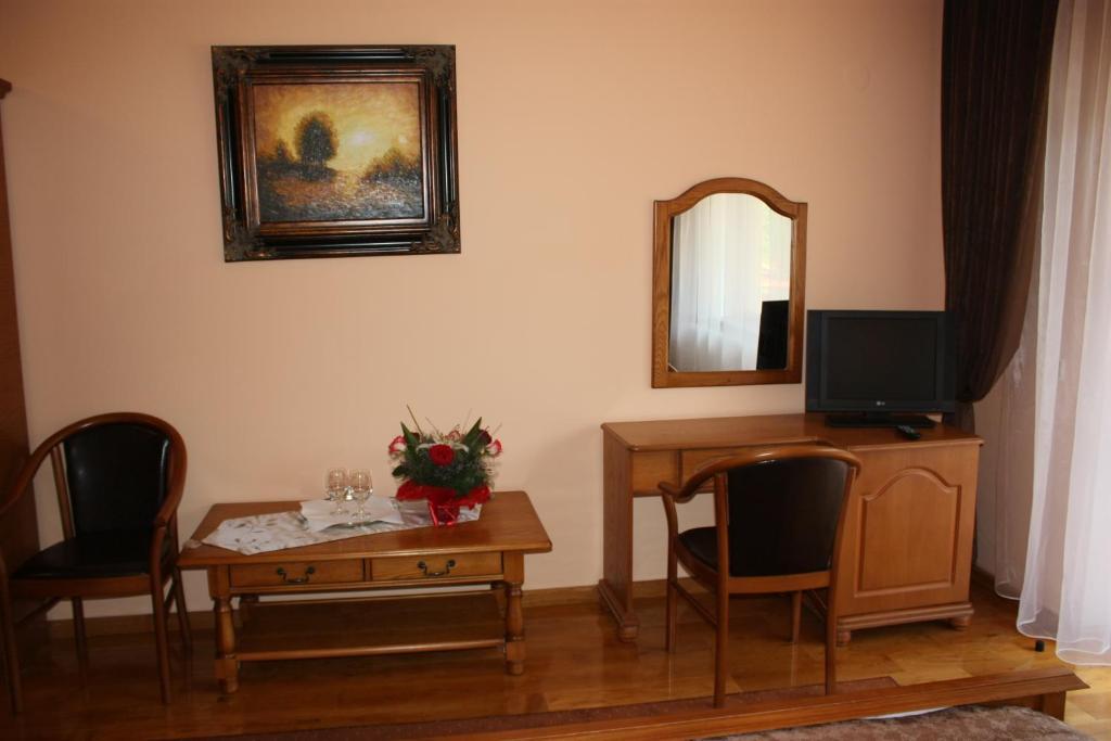 Pension Curmatura Stezii Rasinari Quarto foto