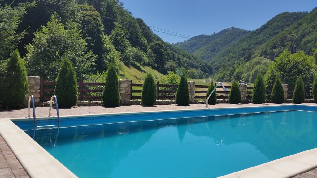 Pension Curmatura Stezii Rasinari Exterior foto