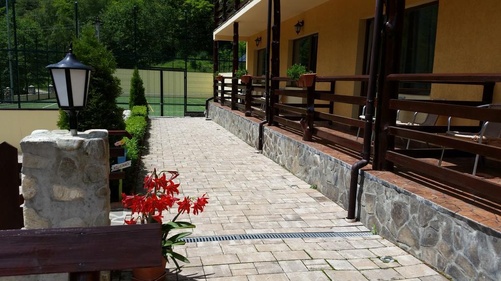 Pension Curmatura Stezii Rasinari Exterior foto