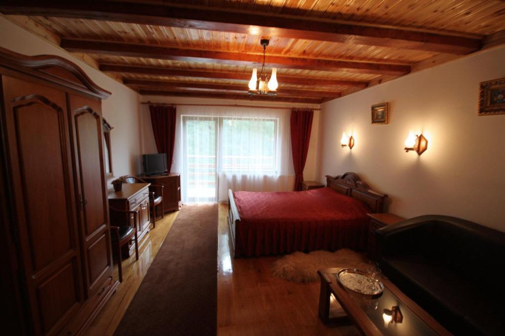 Pension Curmatura Stezii Rasinari Quarto foto
